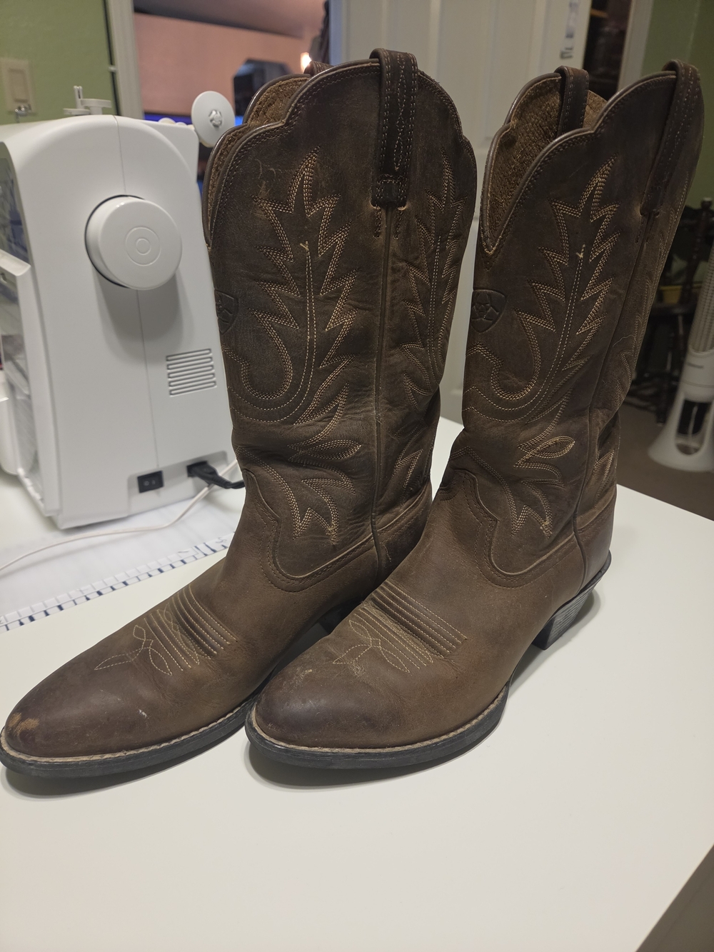 Womens Ariat Brown Western Cowboy Boots - Classic Stitch Detail